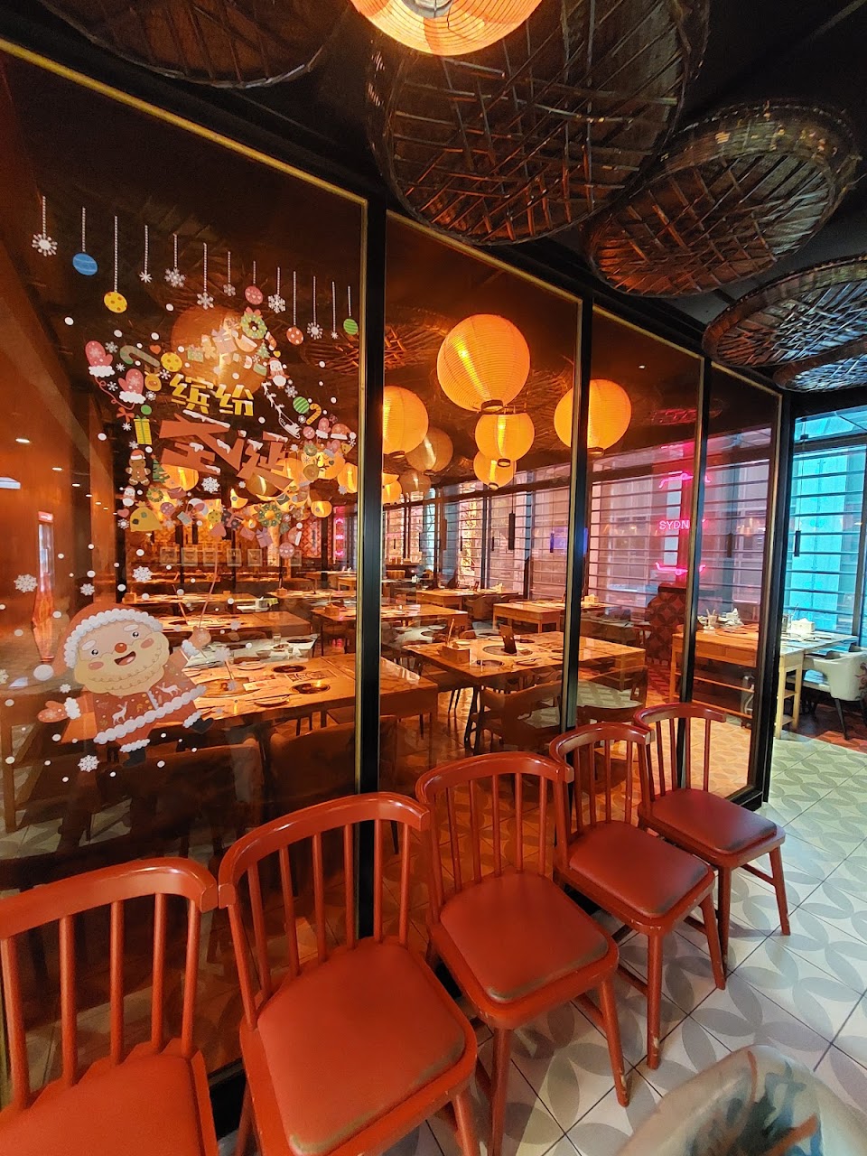 Spice World hot pot table and dining room detail